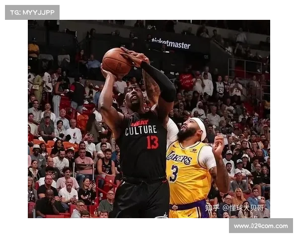 迈阿密热火激战洛杉矶湖人 NBA东西部巅峰对决精彩上演